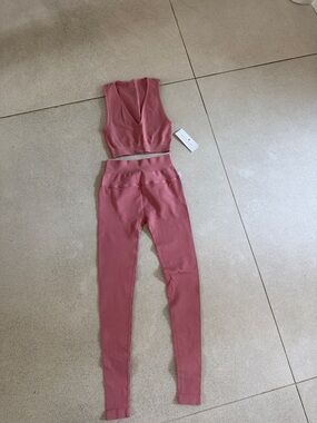 Spiritual Gangster Ribbed V‑Neck Crop Top & Leggings Set - Dusty Rose